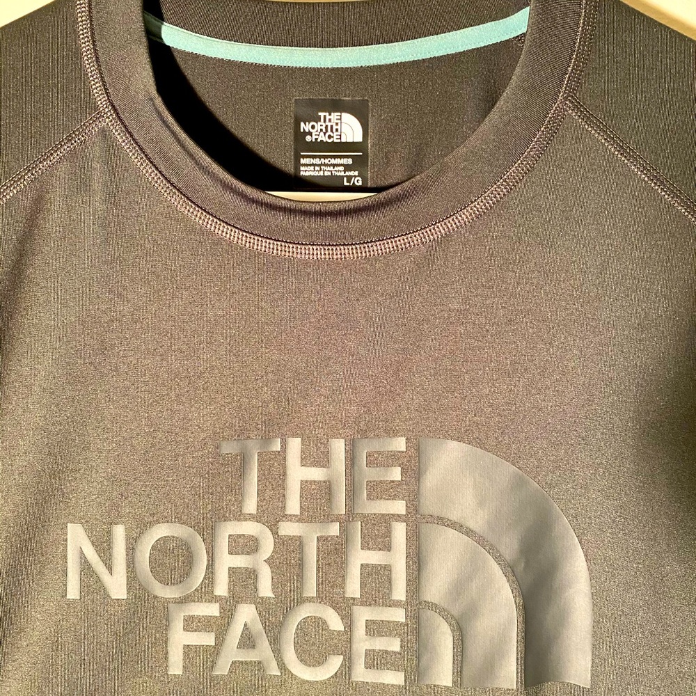 The North Face men’s rash guard charcoal L